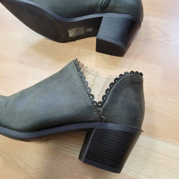 Journee Tessa Cutout Bootie in Faux Leather | Size: 8 - Picture 5 of 8